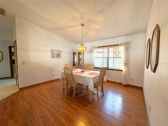 Foto del edificio - 824 Old Floral City Rd