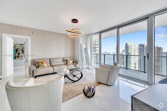 Building Photo - 200 Biscayne Blvd Way