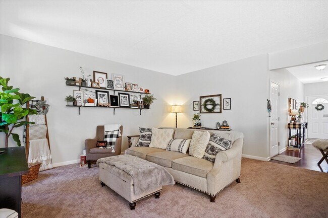 Building Photo - 1151 Park Dr
