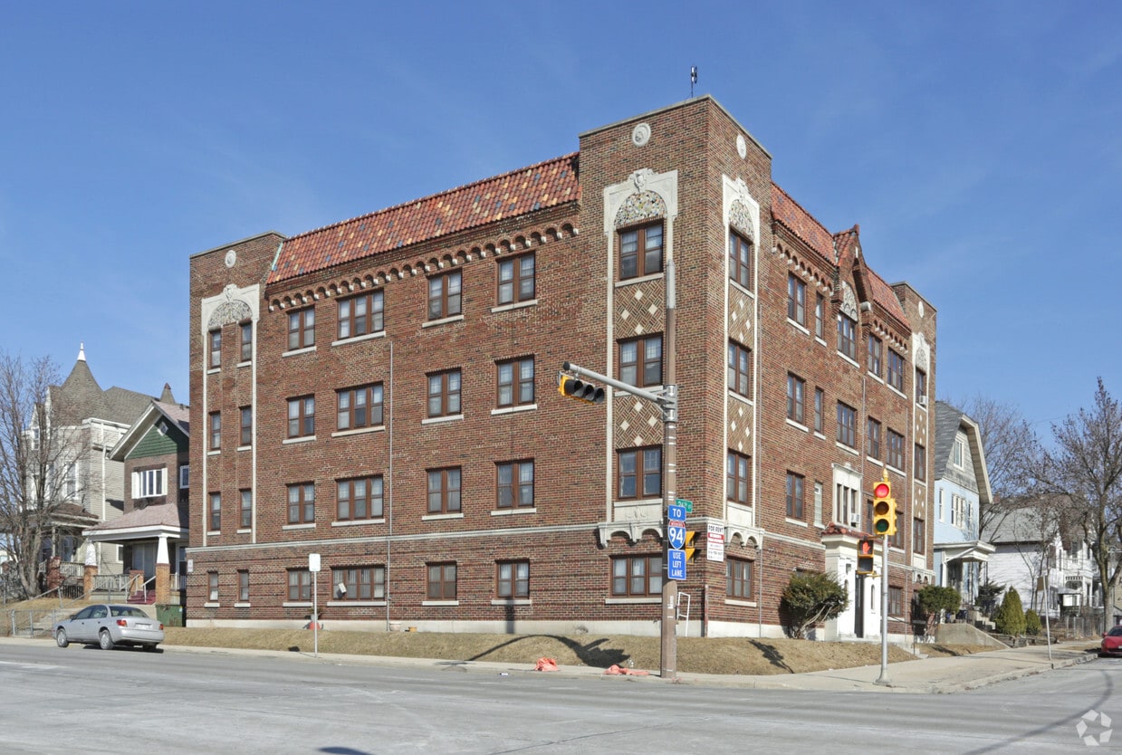 Building - 505 N 26th St