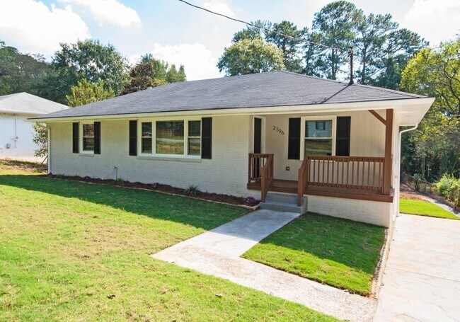 Building Photo - 2196 Rockwood Dr SE