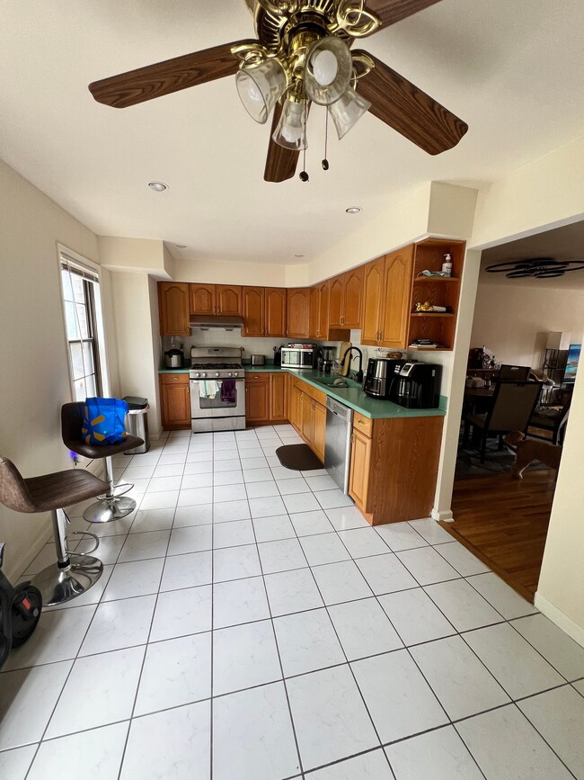 Building Photo - 3631 Bergen Ct