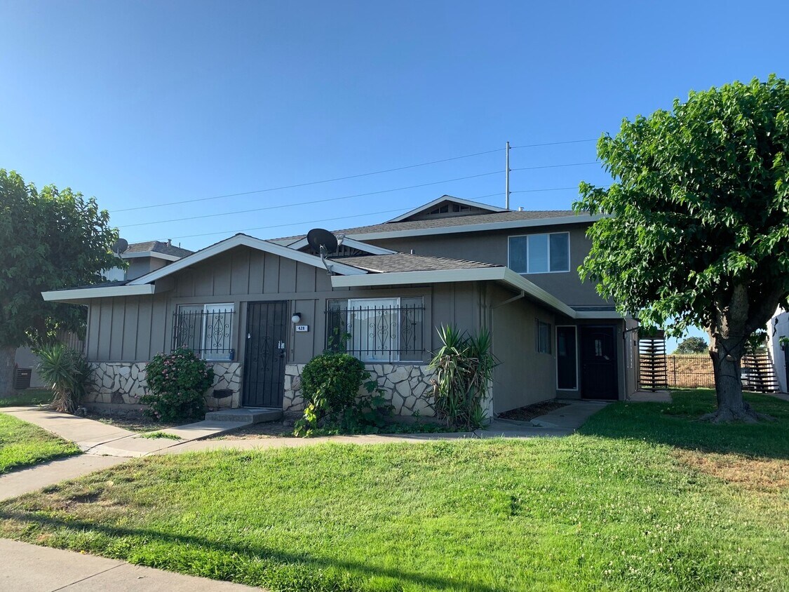 428 Caribrook Way, Stockton, CA 95207 Townhome Rentals in Stockton CA