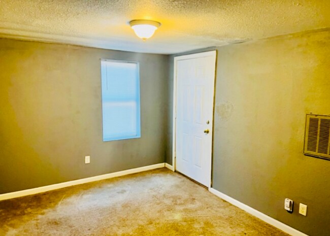 Foto del edificio - 5640 Farrow Ave
