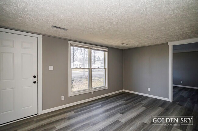Foto del edificio - 1609 S Oakdale Dr