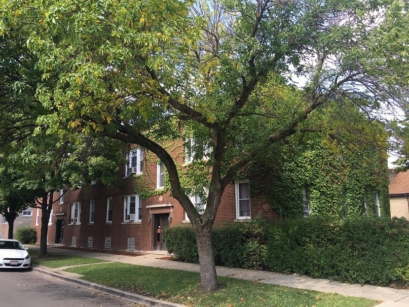 Exterior - Barry Apartments