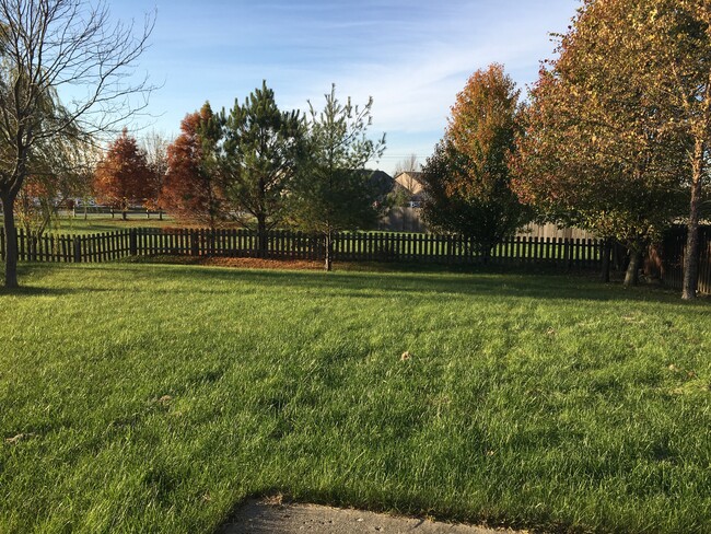 Building Photo - 908 Bentgrass Dr