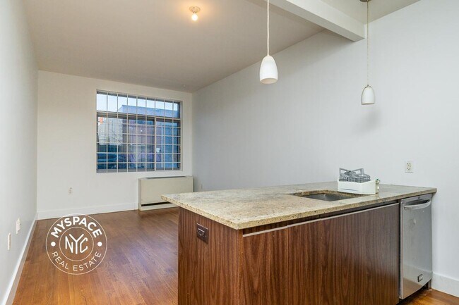 Building Photo - 836 Bergen St