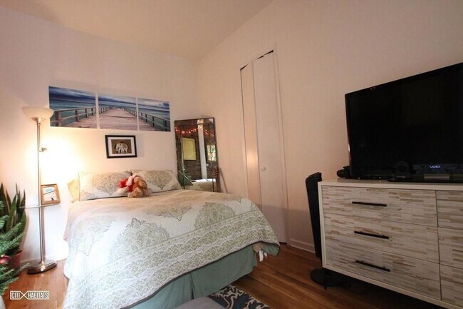 Foto del edificio - 452 W 22nd St