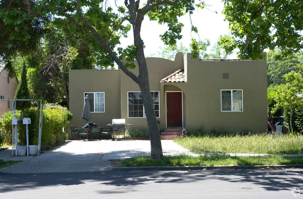 Foto principal - 3110-3112 Hoover St