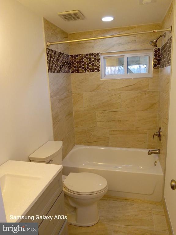 Foto del edificio - 37303-B Grass Roots Ln