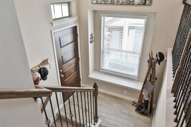 Foto del edificio - 252 Cheswood Forest Dr