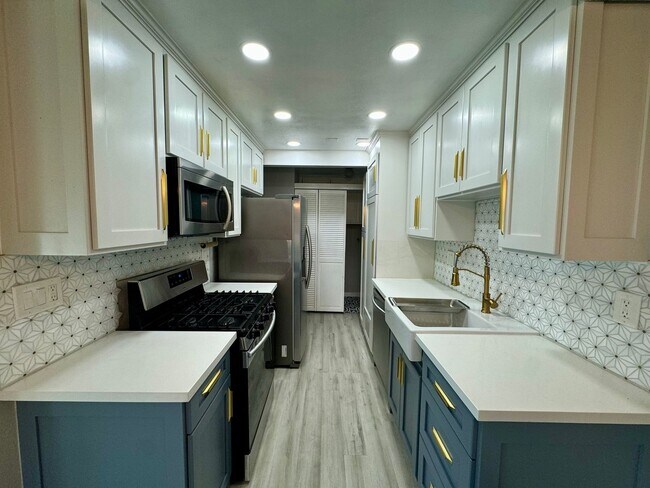 Foto del edificio - Beautifully Remodeled Home with Private Patio in Ontario