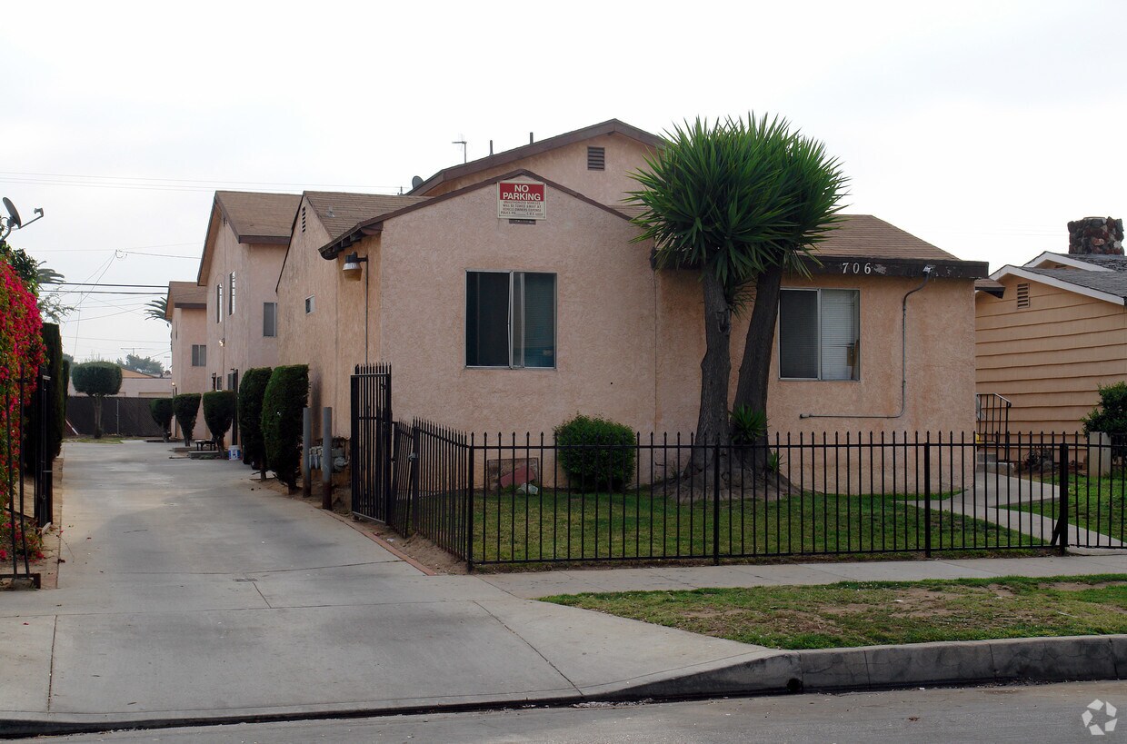 Primary Photo - 706 S Flower St