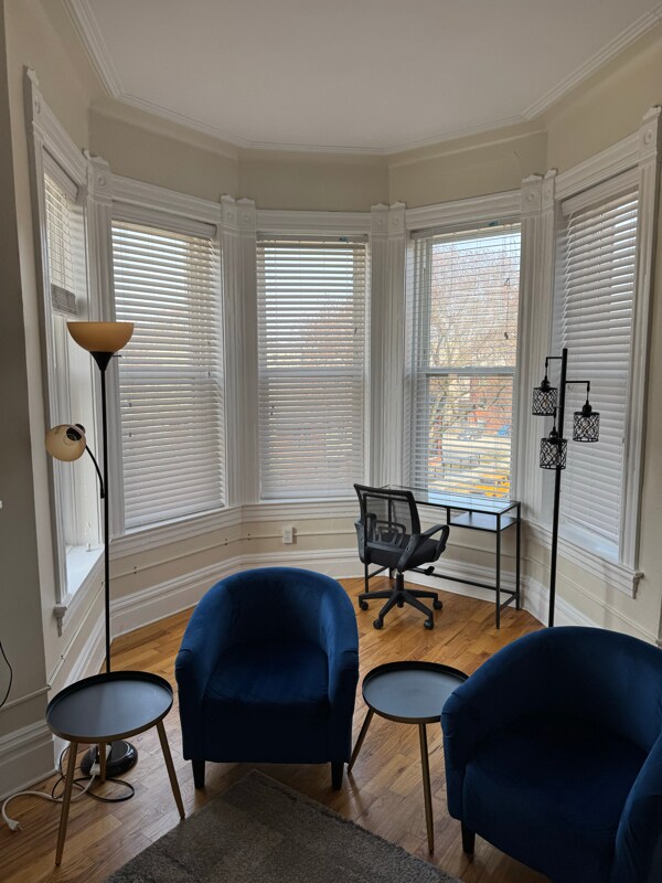 Foto del edificio - 1458 N Maplewood Ave