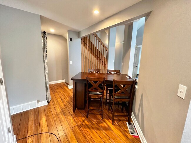 Foto del edificio - 4 Bed, 3 bath townhome in Western Fort Col...