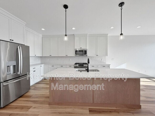 Foto del edificio - 335 E Lombard Ln