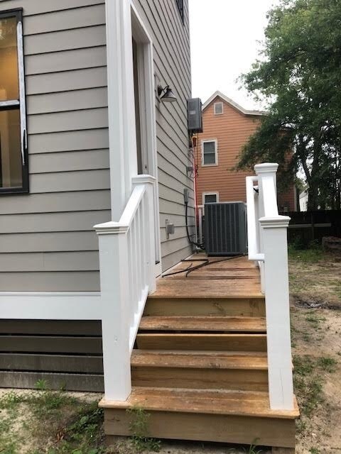 Building Photo - 23 Strawberry Ln
