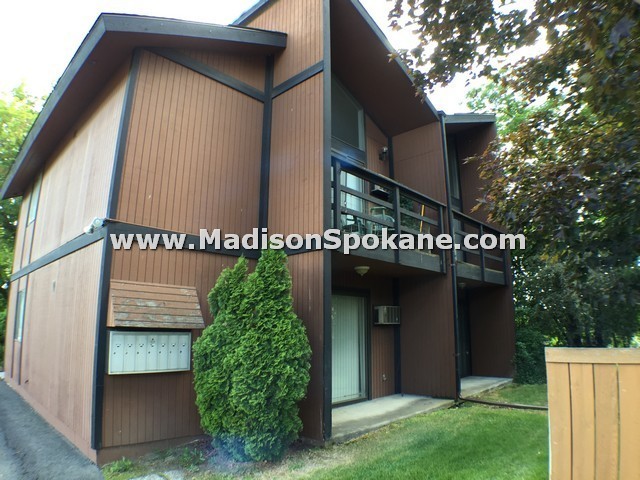 Building Photo - 3128 E 28th Ave