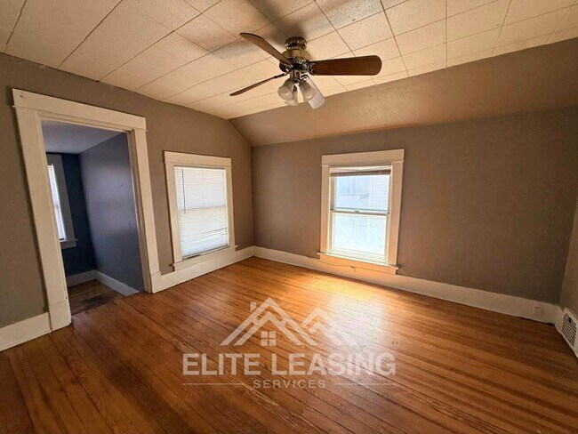 Foto del edificio - 1134 SW Garfield Ave