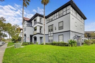 Building Photo - 3701 Castle Pines Ln