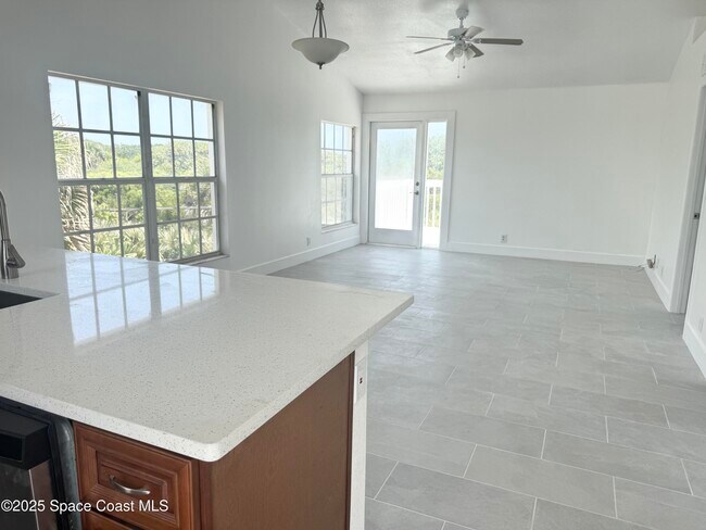 Building Photo - 8517 S Hwy A1A
