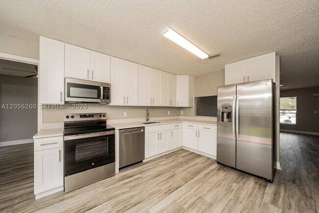 Foto del edificio - 6206 Wauconda Way W