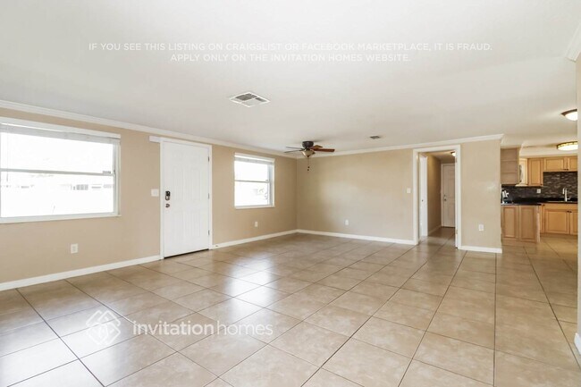 Foto del edificio - 4048 Sunray Dr