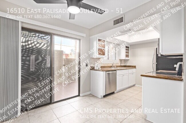 Foto del edificio - 16510 E Palisades Blvd