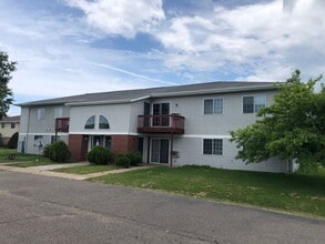 Building Photo - 2409 Charlotte Ct