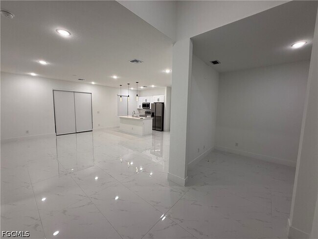 Foto del edificio - 3201 57th St W