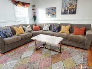 Building Photo - 92 Valley Rd