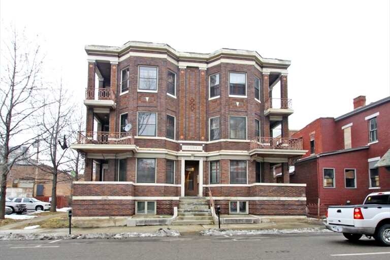 Building Photo - 128 E 5th St