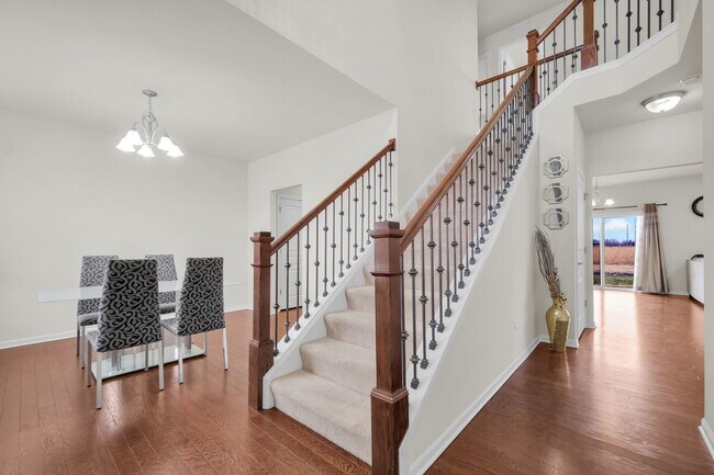 Building Photo - 4255 Fraser Cir