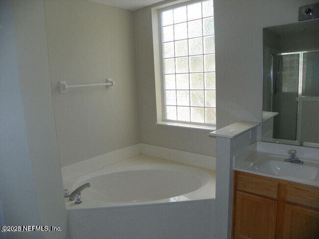 Building Photo - 1908 Tuscan Oaks Ct