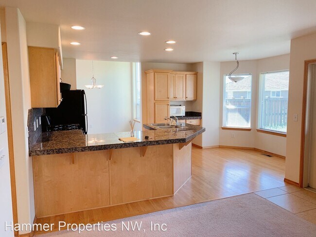 Building Photo - 3 br, 2.5 bath House - 2603 Pacific Highla...