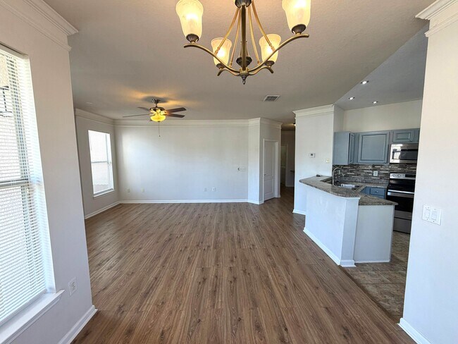 Building Photo - 18022 Villa Creek Dr