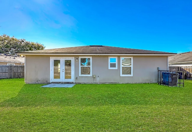 Building Photo - 9487 Thorn Glen Rd