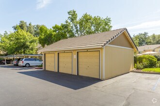 Heather Ridge Apartments photo'