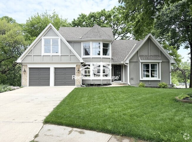 Building Photo - 15601 Maple St