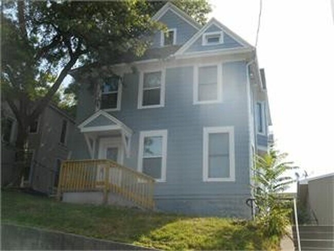 Building Photo - SW 611 Perry