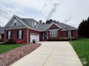 Building Photo - 108 Avaclaire Way