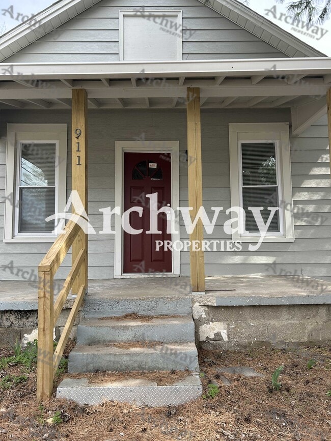 Building Photo - 911 S 11th St