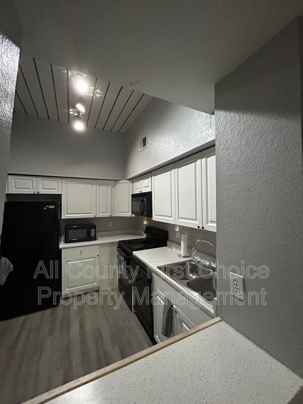 Foto del edificio - 2320 W Azeele St