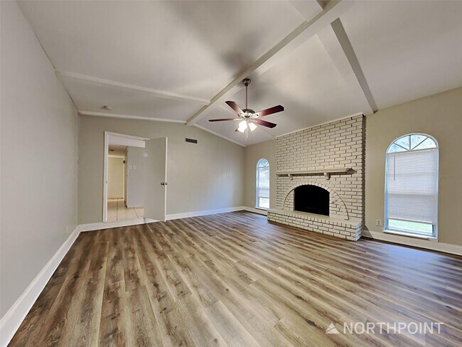 Building Photo - 4 BR/2BA | Single Family Home | 2-Car Garage | In Lewisville
