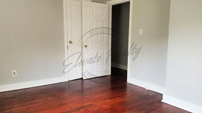 Foto del edificio - HOT LISTING in Edgehill Neighborhood! TWO ...