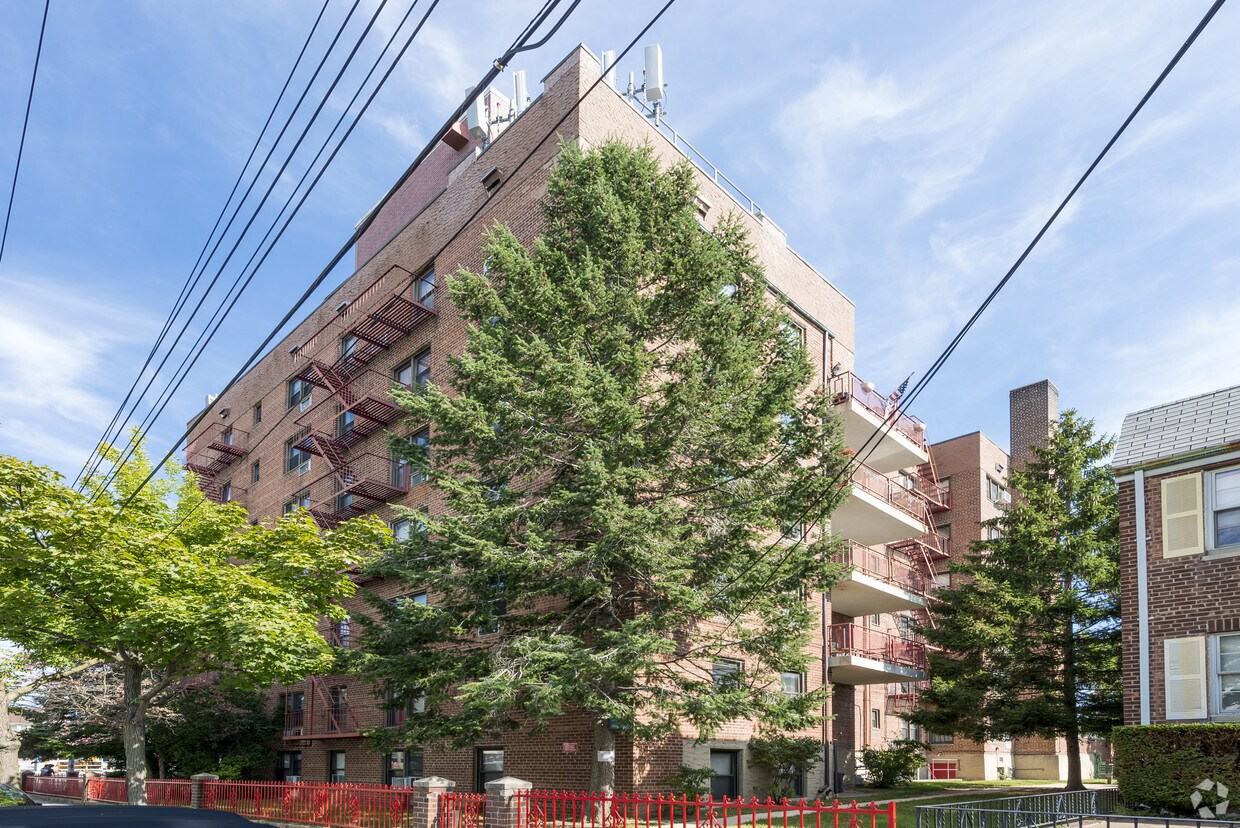 Foto del edificio - 25910 Hillside Ave
