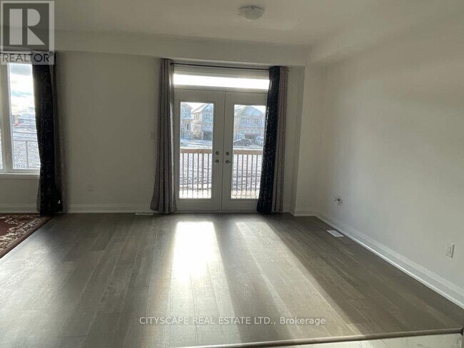 Photo du bâtiment - 15 Barnyard Trl