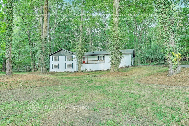 Building Photo - 1748 Pamela Cir SW
