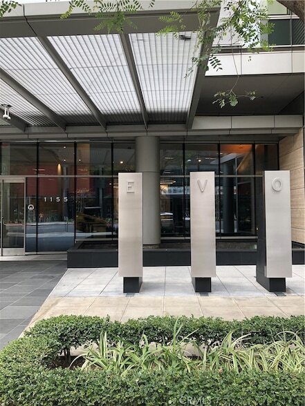 Foto del edificio - 1155 S Grand Ave